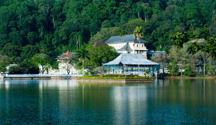 The Temple of the Sacred Tooth Relic (Sri Dalada Maligawa)